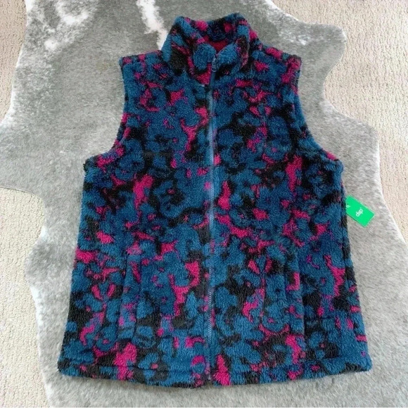 NWT Cozy Zip Up Vest - Picture 5 of 12